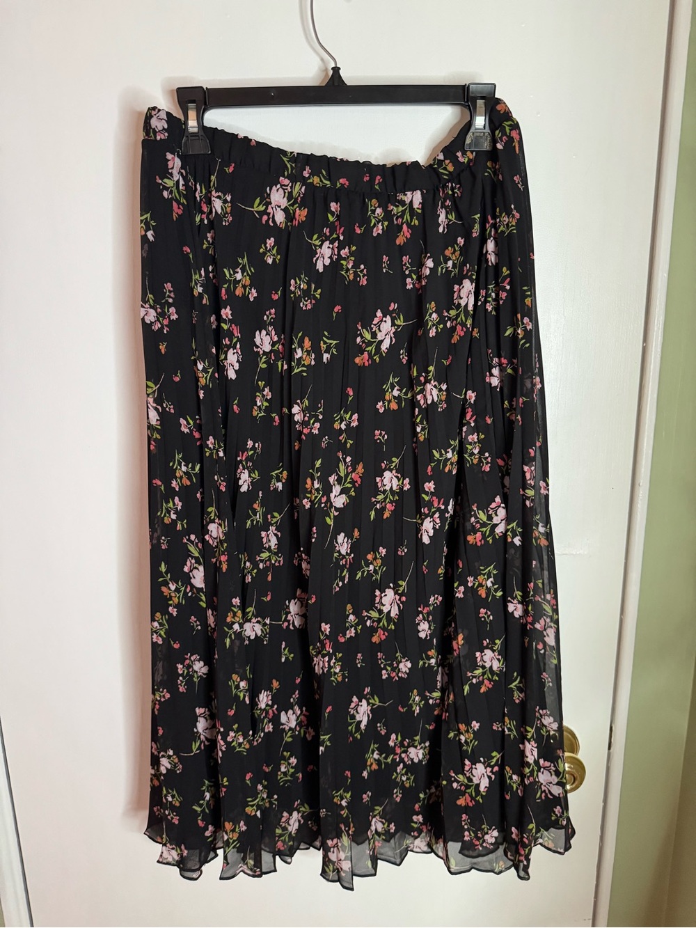 Vince Camuto Black A-Line Floral Midi Skirt - Pink & Green